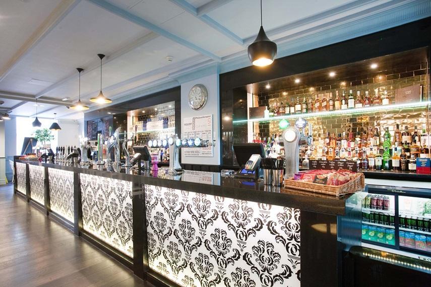 The Guildhall And Linen Exchange Wetherspoon Данфермлин Экстерьер фото